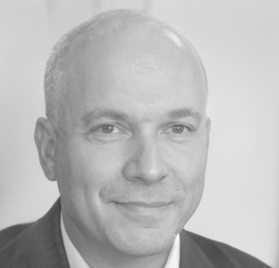 Portrait of Jasper Reinhardt, Lead Data Strategist at quarilumex